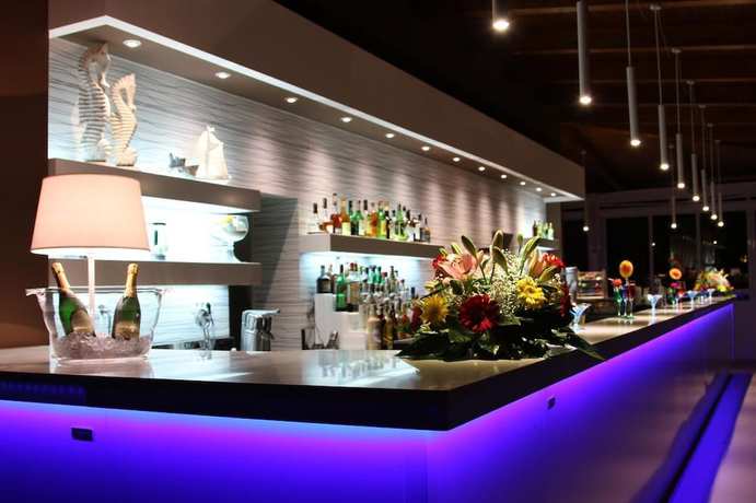 Imagen del bar/restaurante del Hotel Torre Oliva. Foto 3
