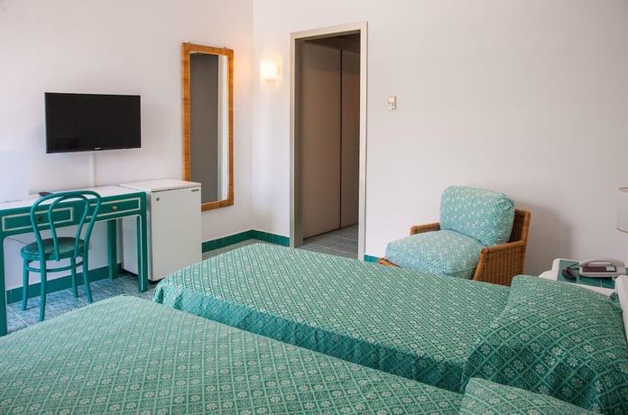 Imagen de la habitación del Hotel Torre Oliva. Foto 8