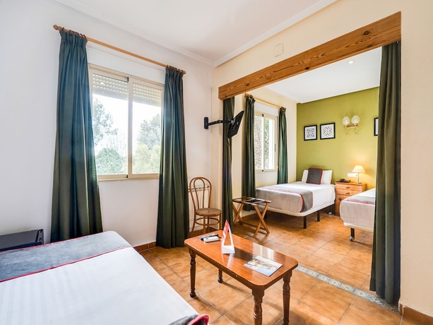 Imagen de la habitación del Hotel Torre San Joan. Foto 3