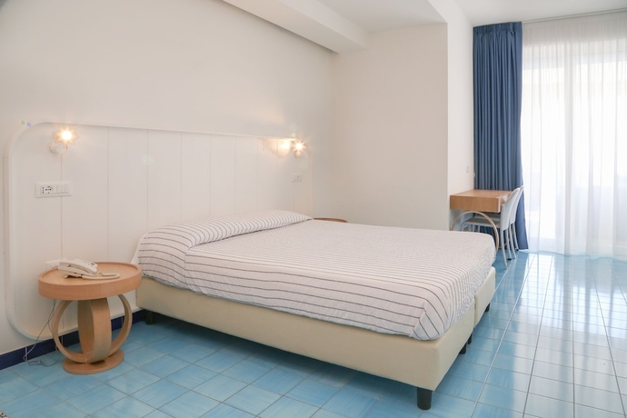 Imagen de la habitación del Hotel Torre Sant'angelo. Foto 10