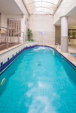 Imagen de la piscina del Hotel Torre Sol. Foto 15