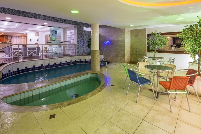 Imagen de la piscina del Hotel Torre Sol. Foto 18