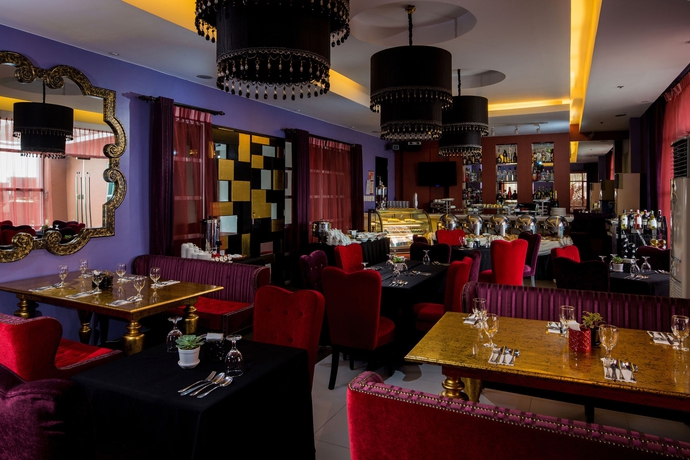 Imagen del bar/restaurante del Hotel Torre Venezia Suites. Foto 3