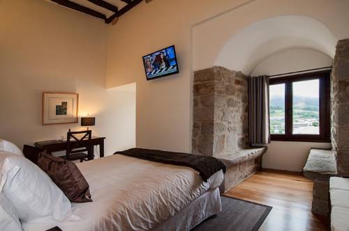 Imagen de la habitación del Hotel Torre Zumeltzegi. Foto 14