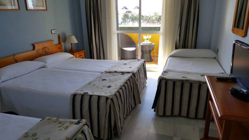 Imagen de la habitación del Hotel Torre de los Guzmanes. Foto 9