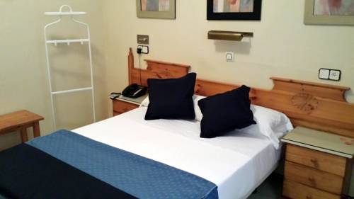 Imagen de la habitación del Hotel Torre de los Guzmanes. Foto 13