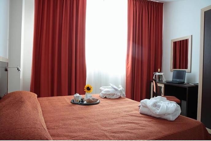 Imagen de la habitación del Hotel Torre del Duca. Foto 7