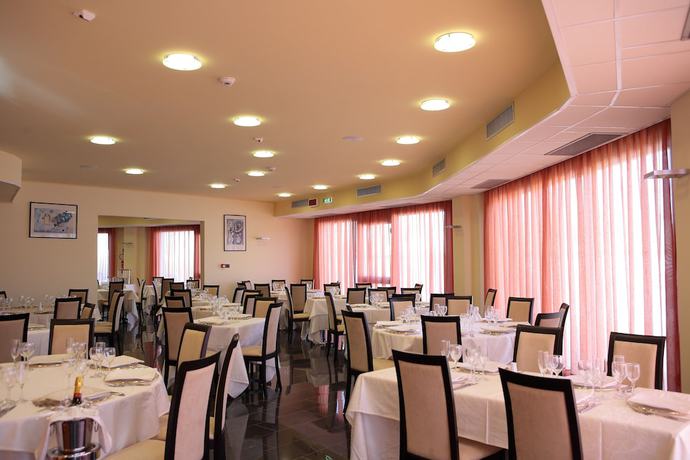 Imagen del bar/restaurante del Hotel Torre del Duca. Foto 5