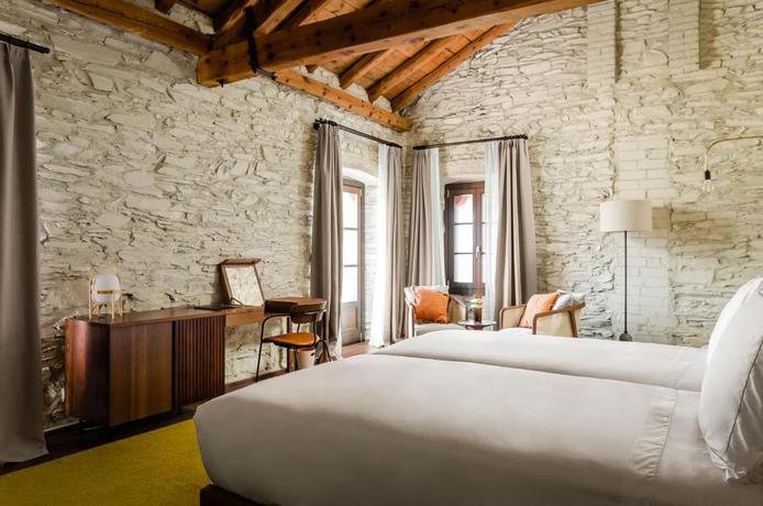 Imagen de la habitación del Hotel Torre del Remei. Foto 10