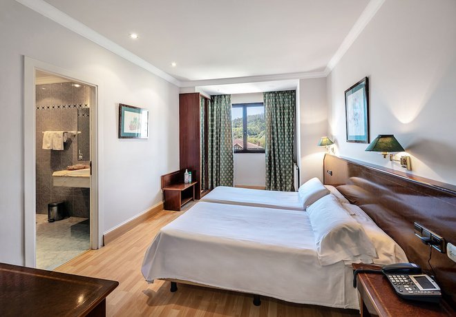 Imagen de la habitación del Hotel Torrebillela. Foto 11