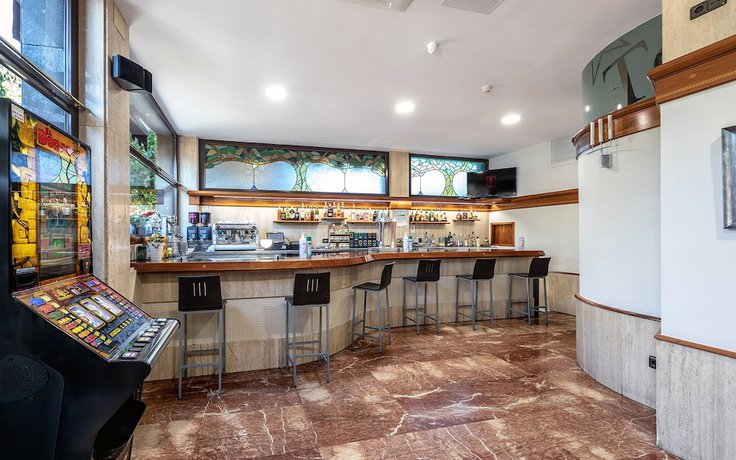 Imagen del bar/restaurante del Hotel Torrebillela. Foto 6