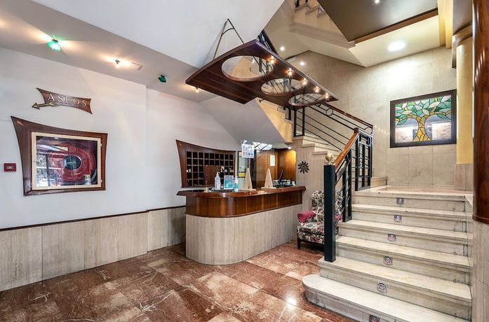 Imagen de los interiores del Hotel Torrebillela. Foto 16