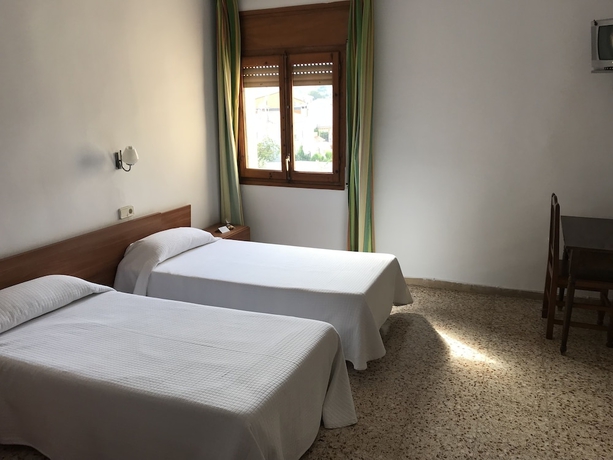 Imagen de la habitación del Hotel Torredembarra. Foto 2