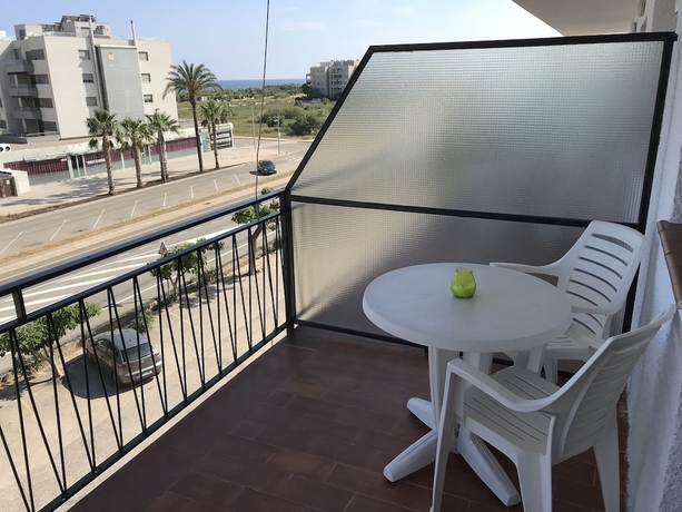 Imagen de la habitación del Hotel Torredembarra. Foto 4