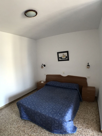 Imagen de la habitación del Hotel Torredembarra. Foto 14