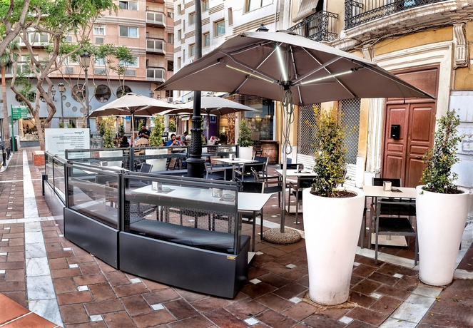 Imagen del bar/restaurante del Hotel Torreluz Centro. Foto 5