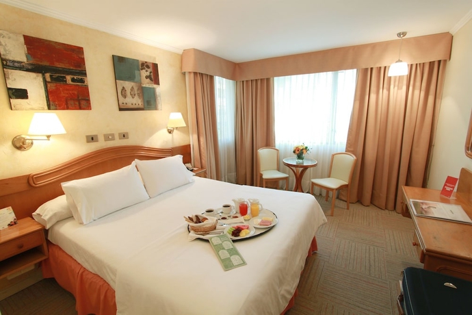 Imagen de la habitación del Hotel Torremayor Lyon. Foto 6