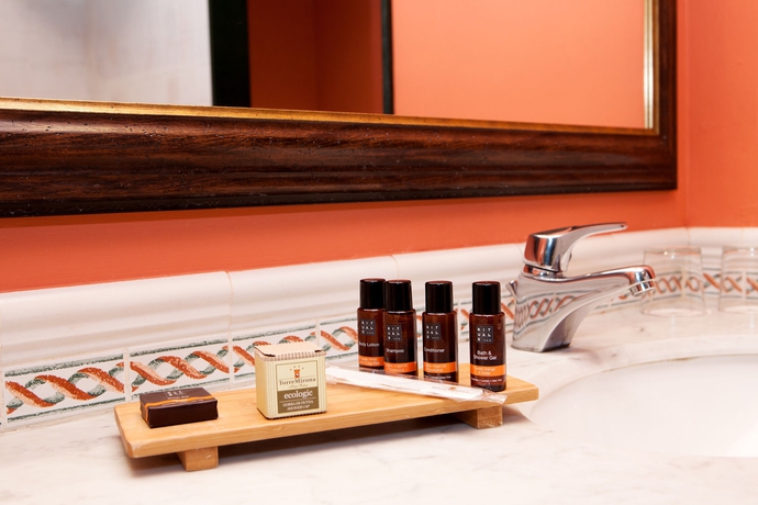 Imagen de la habitación del Hotel Torremirona Golf and Spa Resort. Foto 6