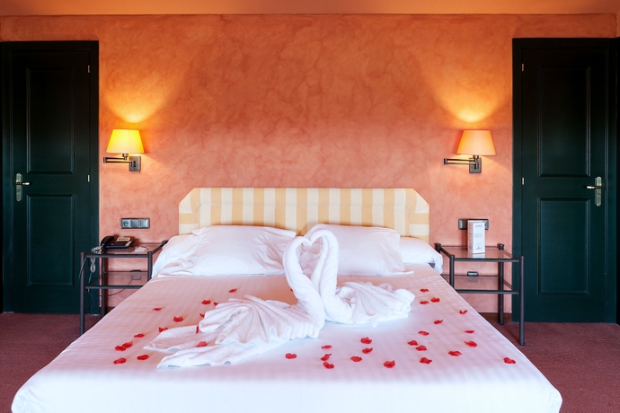 Imagen de la habitación del Hotel Torremirona Golf and Spa Resort. Foto 8