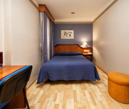 Imagen de la habitación del Hotel Torrepalma. Foto 17