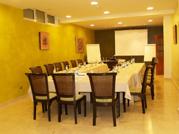 Imagen de los interiores del Hotel Torres De Somo. Foto 6