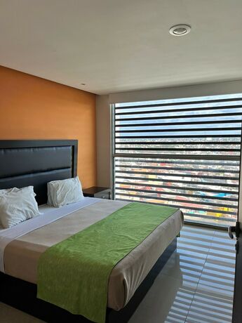 Imagen de la habitación del Hotel Torres Eugenia. Foto 18