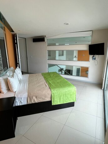 Imagen de la habitación del Hotel Torres Eugenia. Foto 19