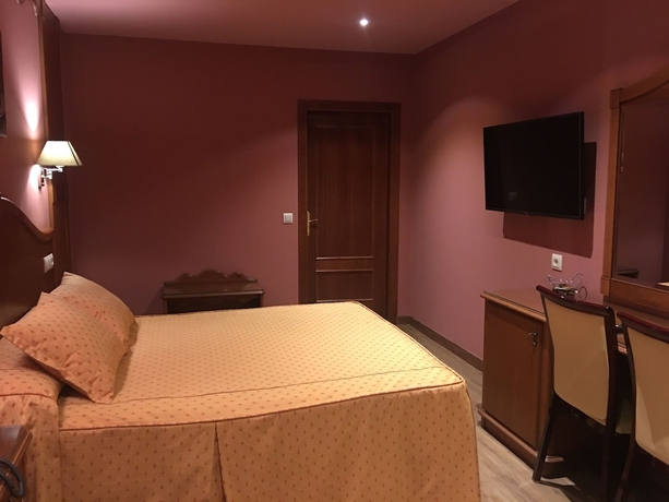 Imagen de la habitación del Hotel Torres I. Foto 9