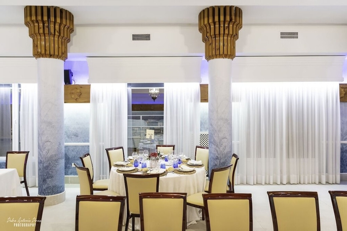 Imagen del bar/restaurante del Hotel Torres I. Foto 2