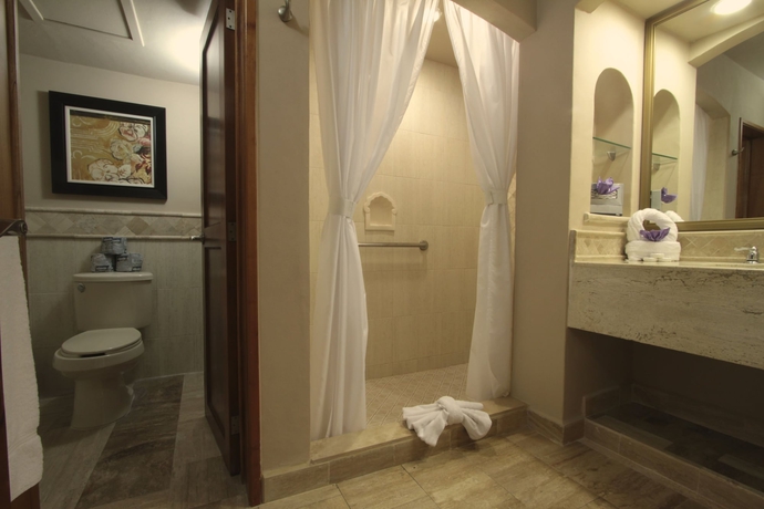 Imagen de la habitación del Hotel Torres Mazatlan Condominiums. Foto 14