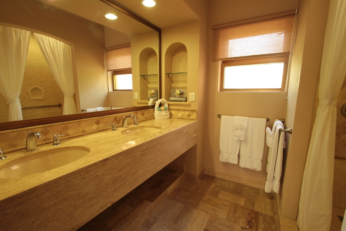 Imagen de la habitación del Hotel Torres Mazatlan Condominiums. Foto 16