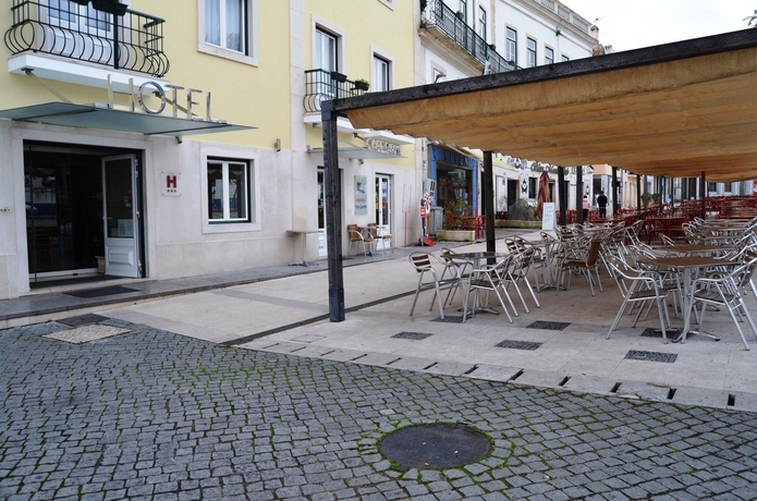 Imagen de los exteriores del Hotel Torres Novas. Foto 6