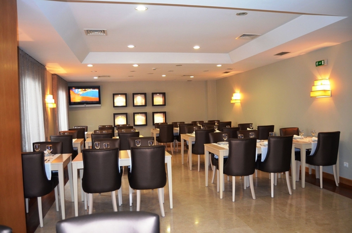 Imagen del bar/restaurante del Hotel Torres Novas. Foto 1