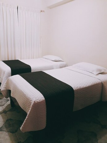 Imagen de la habitación del Hotel Torres del Norte. Foto 13