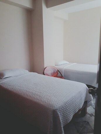 Imagen de la habitación del Hotel Torres del Norte. Foto 14