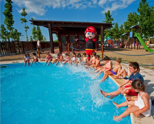 Imagen de la piscina del Hotel Torreserena Resort. Foto 15