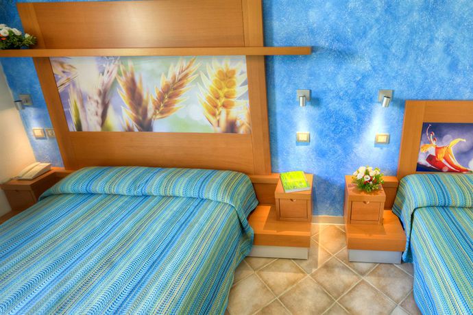 Imagen de la habitación del Hotel Torreserena Resort. Foto 10