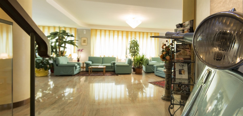 Imagen de los interiores del Hotel Torresi. Foto 11