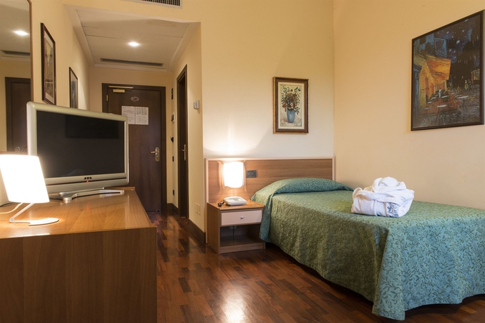 Imagen de la habitación del Hotel Torresi. Foto 5