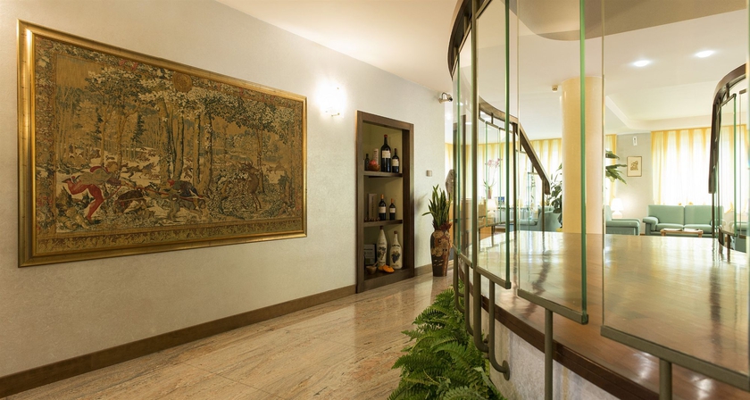 Imagen de los interiores del Hotel Torresi. Foto 15