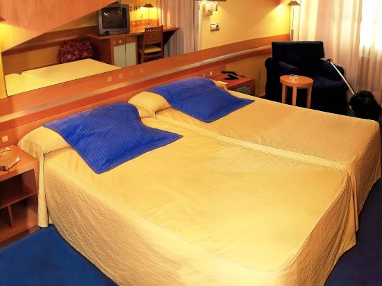 Imagen de la habitación del Hotel Torresport. Foto 5