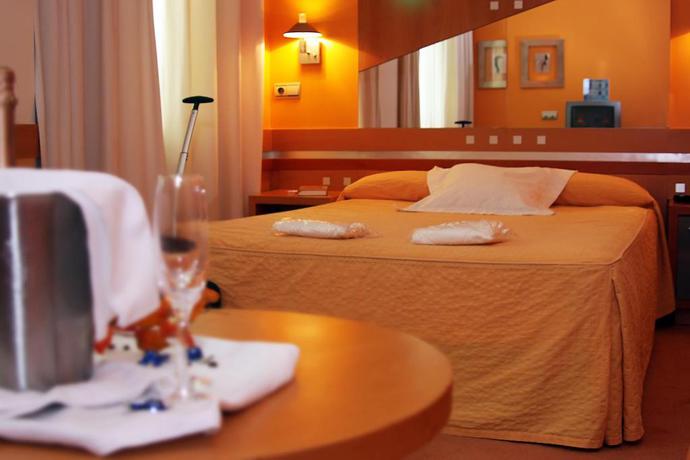 Imagen de la habitación del Hotel Torresport. Foto 4