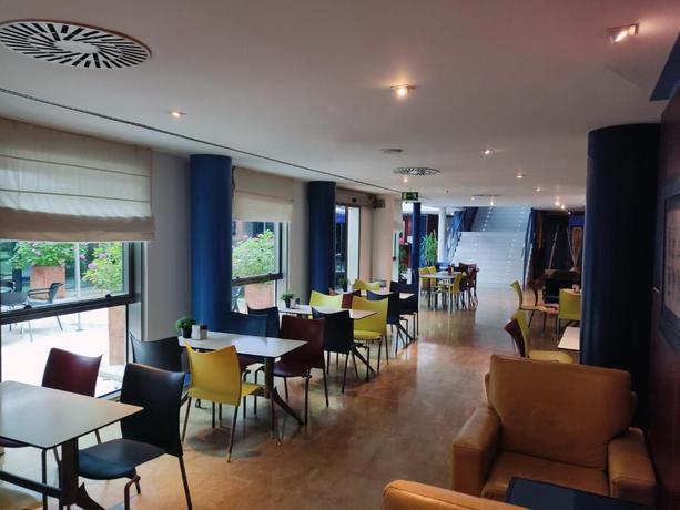 Imagen de los interiores del Hotel Torresport. Foto 21