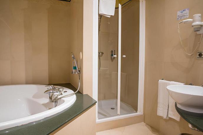 Imagen de la habitación del Hotel Torresport. Foto 12