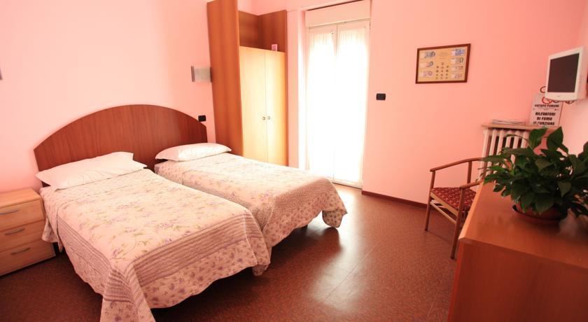 Imagen de la habitación del Hotel Torrismondi. Foto 3