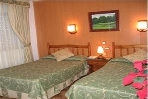 Imagen de la habitación del Hotel Tortosa Parc. Foto 14