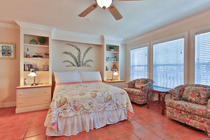 Imagen de la habitación del Hotel Tortuga Inn Beach Resort. Foto 3