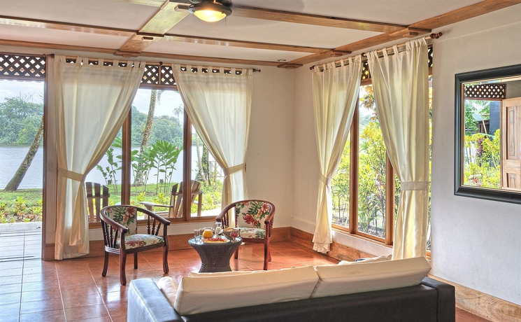 Imagen de los interiores del Hotel Tortuga Lodge and Gardens By B&ouml;&euml;na. Foto 15