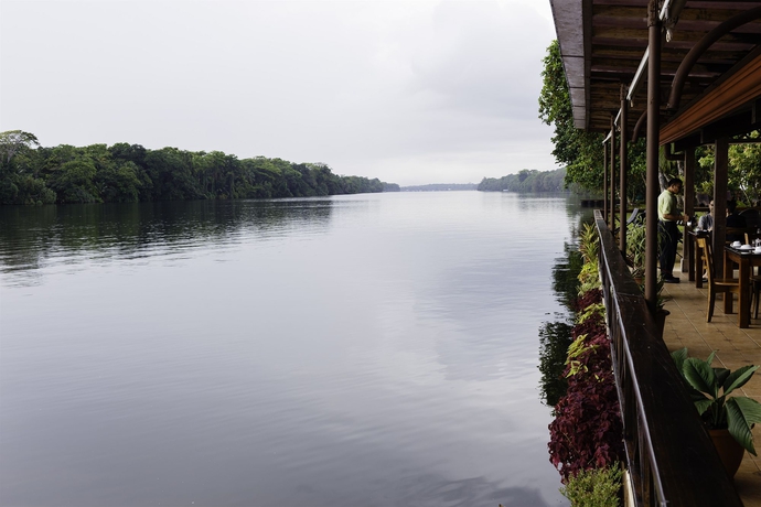 Imagen del bar/restaurante del Hotel Tortuga Lodge and Gardens By B&ouml;&euml;na. Foto 4
