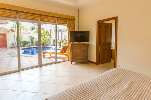 Imagen de la habitación del Hotel Tortuga Villas Pattaya. Foto 3